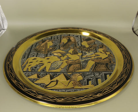 Handmade Golden Plate – "تراث الفراعنة" (Turath al-Fara‘ina) – "Heritage of the Pharaohs"