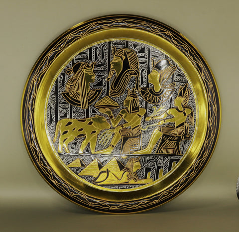 Handmade Golden Plate – "تراث الفراعنة" (Turath al-Fara‘ina) – "Heritage of the Pharaohs"