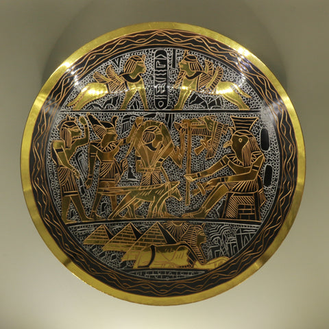 Handmade Golden Plate – "الفن الأبدي" (Al-Fann al-Abadi) – "Eternal Art"