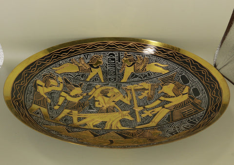 Handmade Golden Plate – "الفن الأبدي" (Al-Fann al-Abadi) – "Eternal Art"