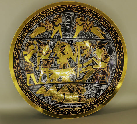 Handmade Golden Plate – "الفن الأبدي" (Al-Fann al-Abadi) – "Eternal Art"