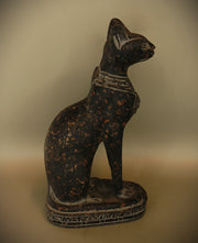 Royal Egyptian Artifact – "قطة مصرية" (Qiṭṭah Miṣrīyah) – "Egyptian Cat" (granite)