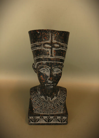 Royal Egyptian Artifact – "نفرتيتي" (Nafertītī) – "Nefertiti" (granite)