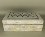 mother of pearl box "خيوط النور" (Khayout al-Noor) – "Threads of Light"