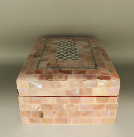 mother of pearl box  "مجرة النور" (Majarat al-Noor) – "Galaxy of Light"