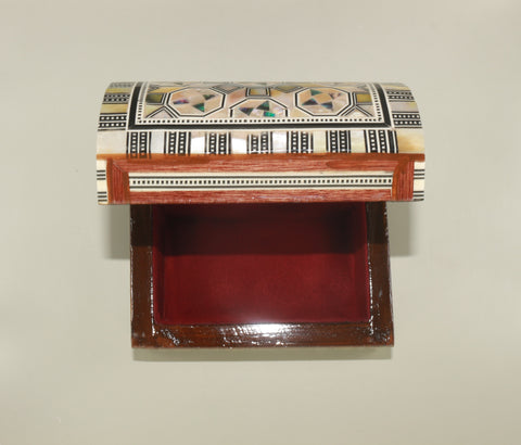 mother of pearl box  "مرايا الروح" (Mirayat al-Ruh) – "Mirrors of the Soul"