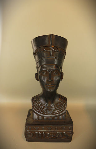 Royal Egyptian Artifact – "نفرتيتي" (Nafertītī) – "Nefertiti" (pharaonic basalt)