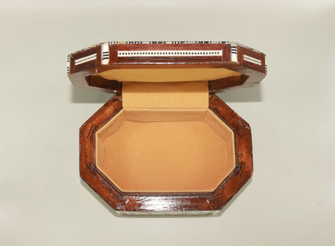 mother of pearl box  "سحر النور" (Sihr al-Noor) – "Magic of Light"
