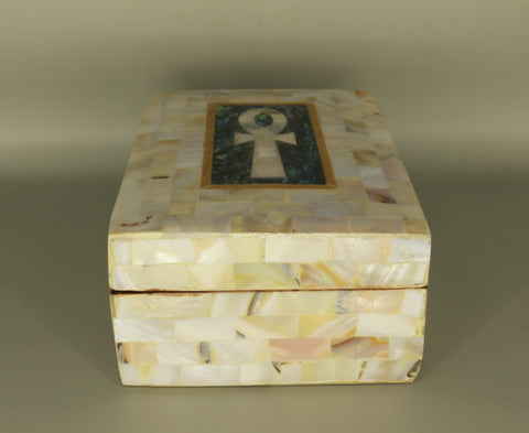 Mother of Pearl Box –  "لمعان الفراعنة" (Lama'an al-Fara'ina) "Gleam of the Pharaohs"
