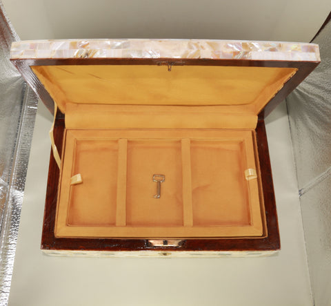 mother of pearl box  "سر النور" (Sirr al-Noor) – "Secret of Light"