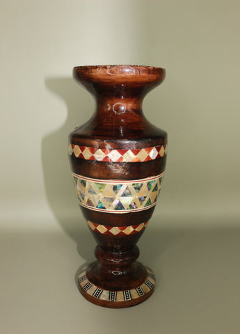 Vase – "روعة النيل" (Raw'at al-Nil) – "Majesty of the Nile"