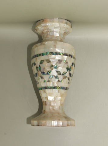 Vase – "بريق الجمال" (Bariq al-Jamal) – "Gleam of Beauty"