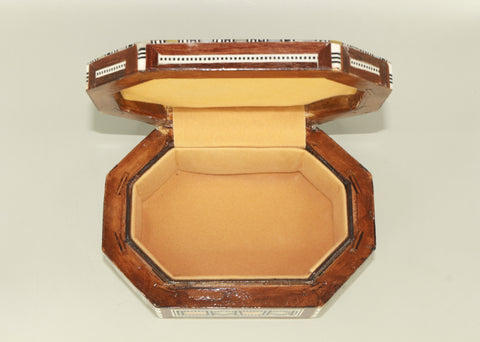 Mother of Pearl Box – "سحر النخيل" (Sihr al-Nakheel) – "Magic of the Palm"