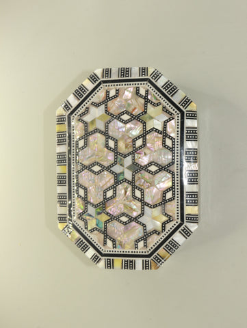Mother of Pearl Box – "سحر النخيل" (Sihr al-Nakheel) – "Magic of the Palm"