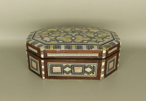Mother of Pearl Box – "سحر النخيل" (Sihr al-Nakheel) – "Magic of the Palm"
