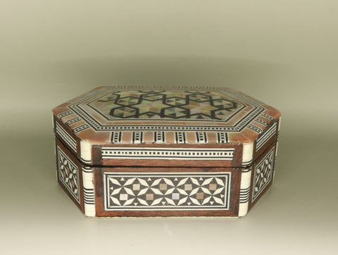 Mother of Pearl Box – "همسات النيل" (Hamasat al-Nil) – "Whispers of the Nile"