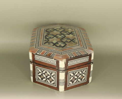 Mother of Pearl Box – "همسات النيل" (Hamasat al-Nil) – "Whispers of the Nile"