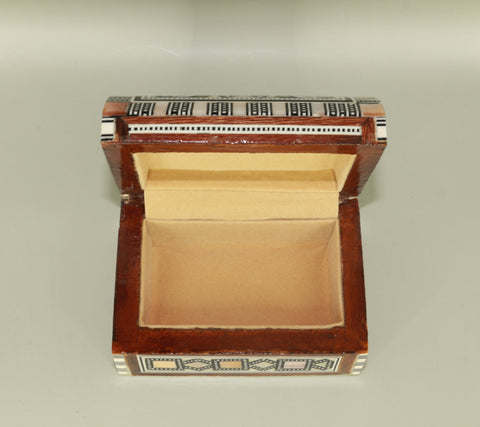 Mother of Pearl Box – "عناق النيل" (3inaq al-Nil) – "Embrace of the Nile"
